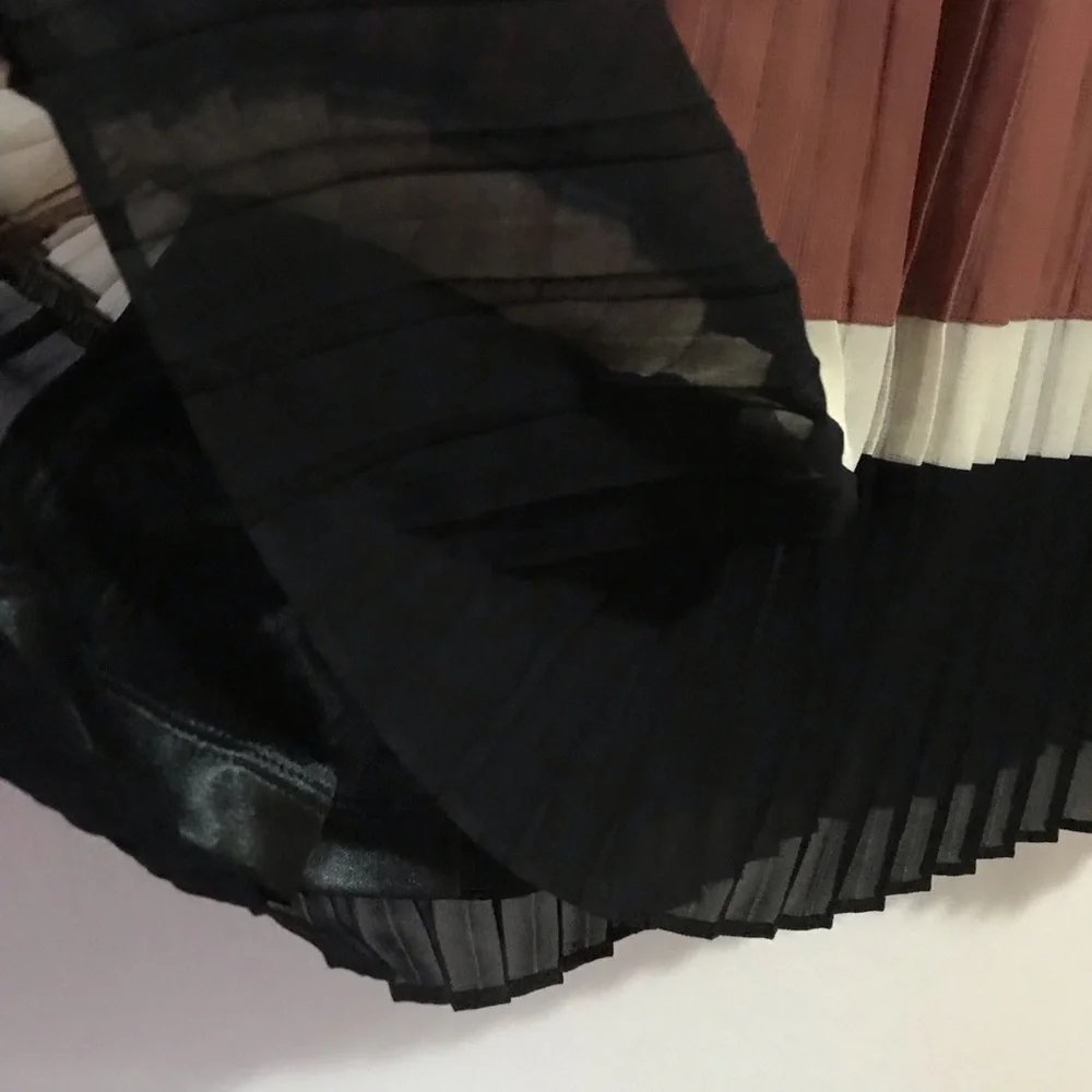 Brown, White, Black Colorblocked Pleated Skirt